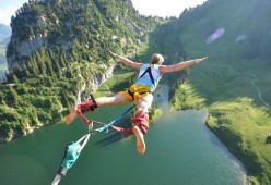 爱游戏.中国官方网站-西甲抢七大战对决在即！波尔图演练定位球，波尔图密集防守应对